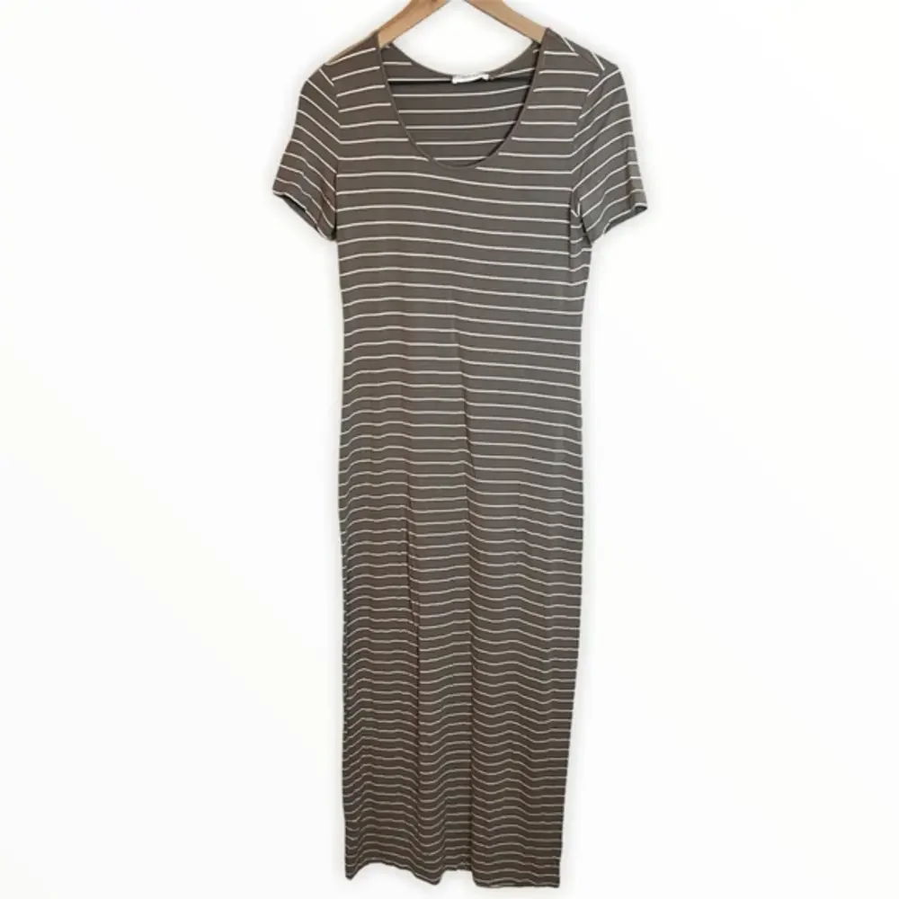 Calvin Klein Taupe And White Striped‎ Short Sleeve Maxi Dress Womens Size 4